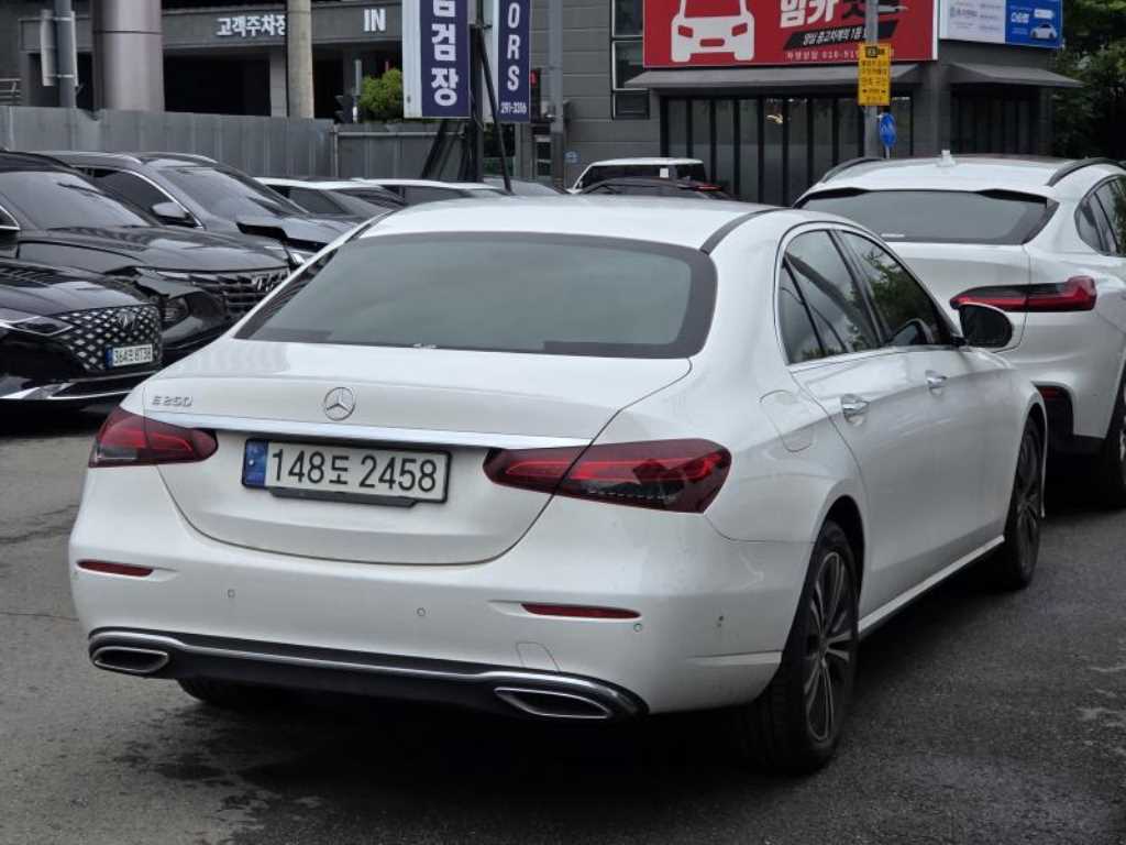 Mercedes Benz E class - Vista 3