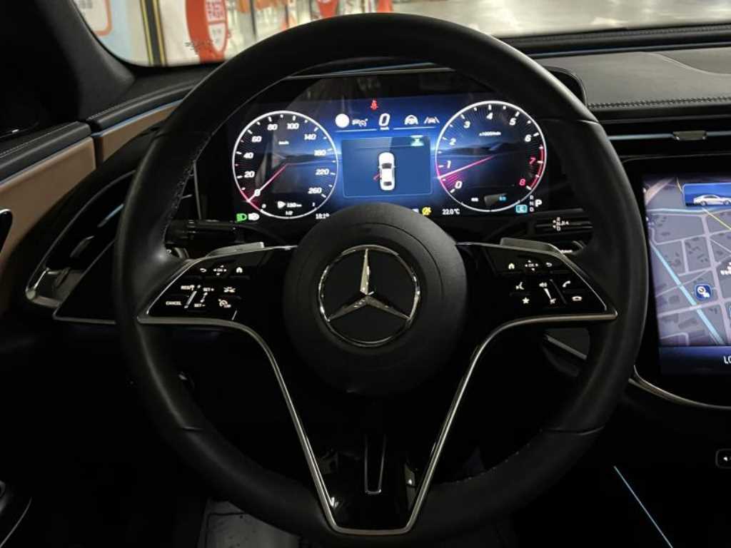 Mercedes Benz E class - Vista 11