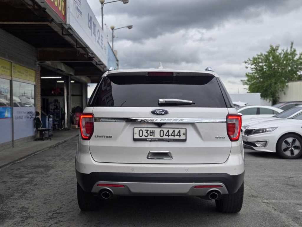 Ford Explorer - Vista 5
