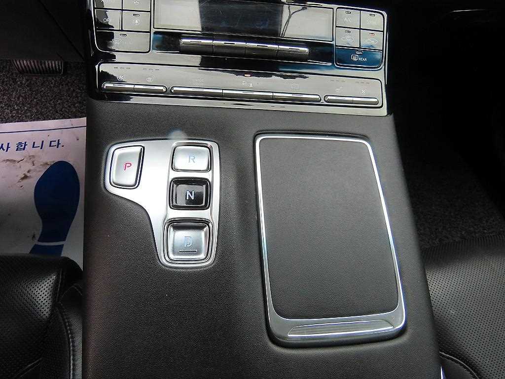 HYUNDAI Grandeur - Vista 10