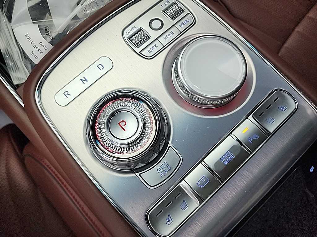 Genesis G90 - Vista 8