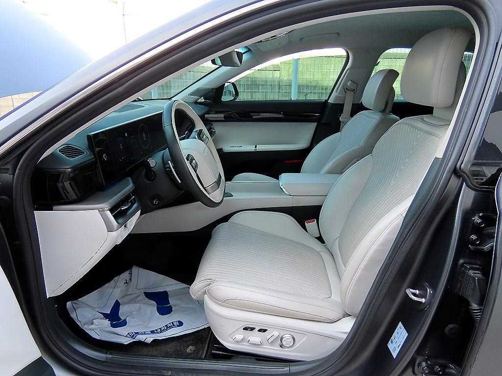 HYUNDAI Grandeur - Vista 6