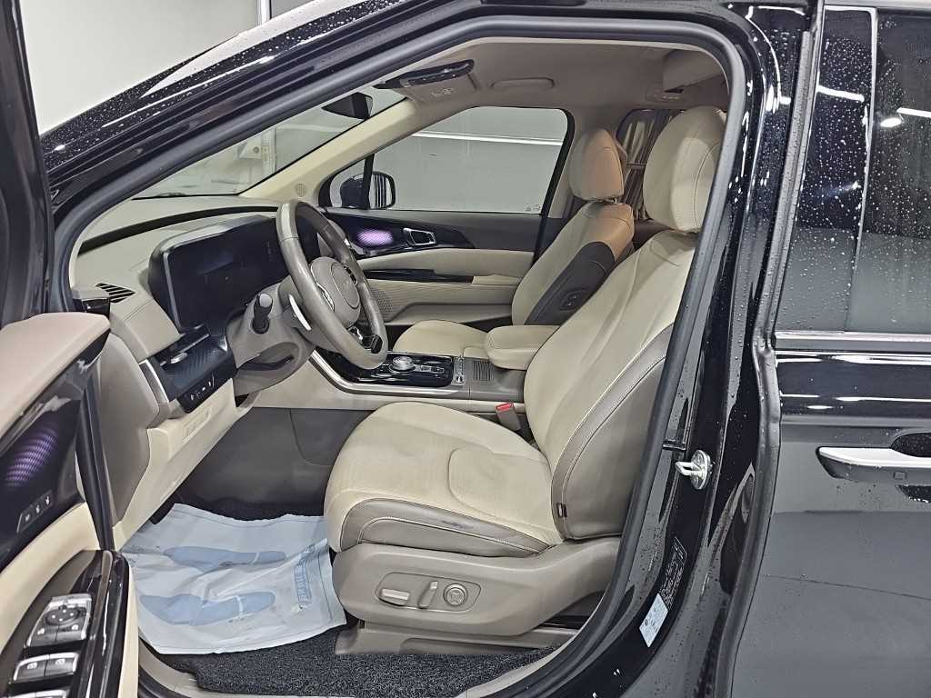 KIA Carnival - Vista 11