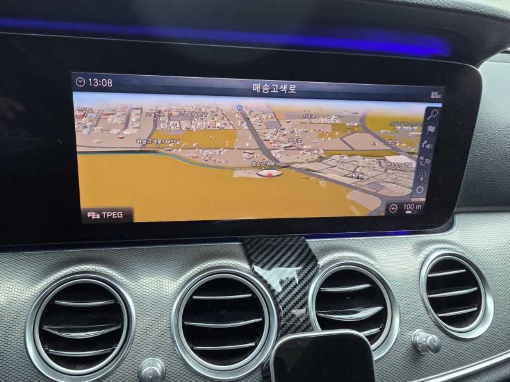 Mercedes Benz E class - Vista 10