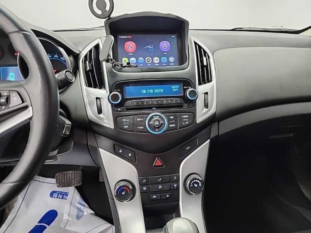Chevrolet Cruise - Vista 8