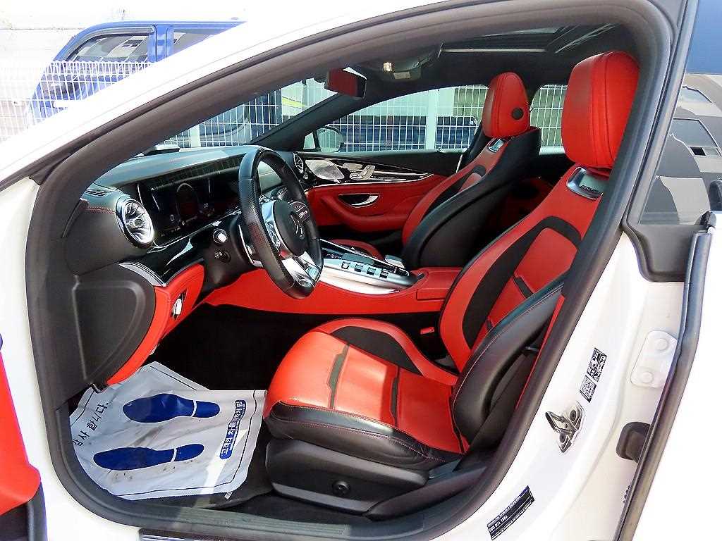 Mercedes Benz AMG GT - Vista 5