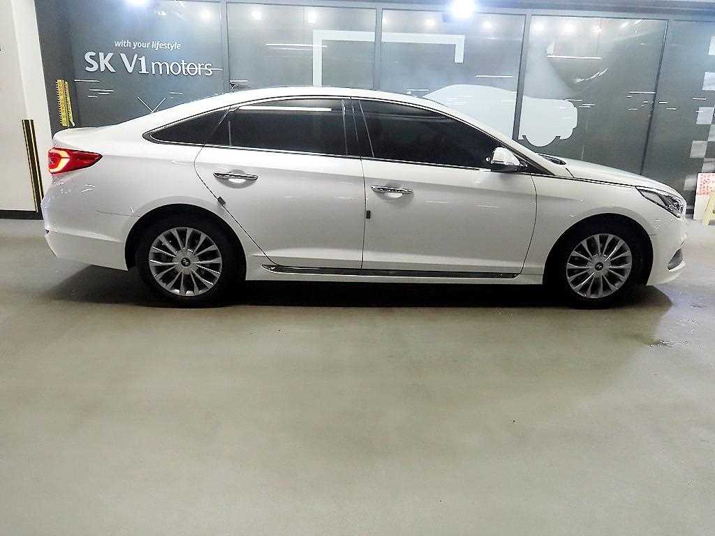 HYUNDAI Sonata - Vista 3