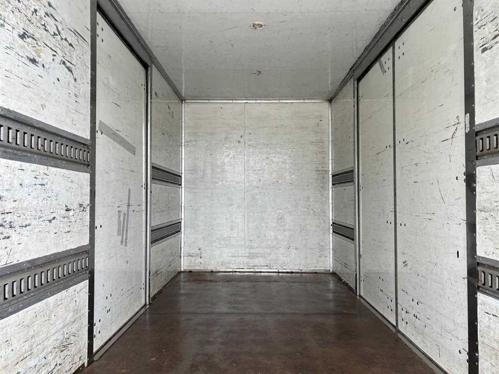 medium and large cargo truck - Vista 10