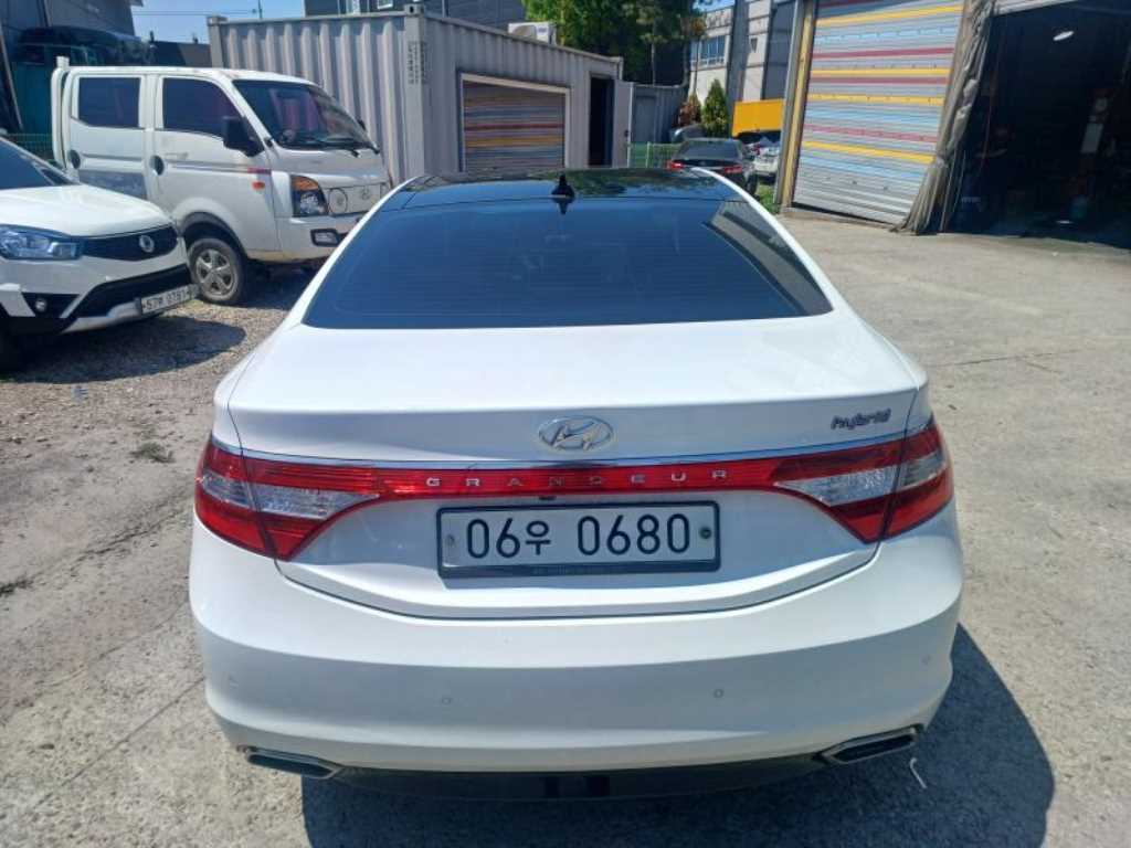 HYUNDAI Grandeur - Vista 5
