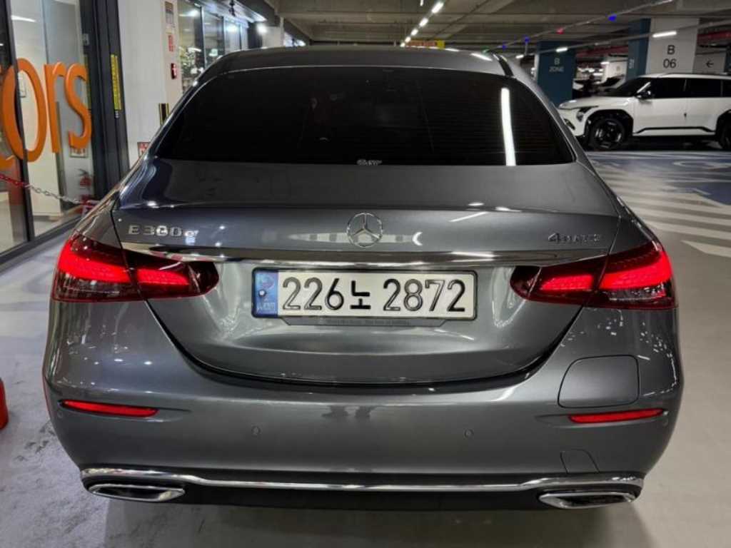 Mercedes Benz E class - Vista 5
