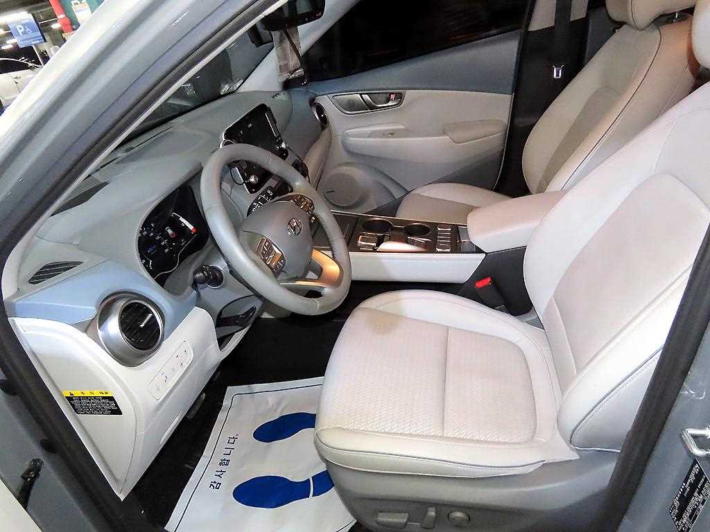 HYUNDAI Kona - Vista 6