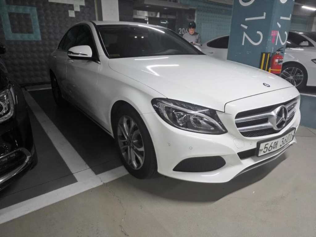 Mercedes Benz C Class - Vista 3