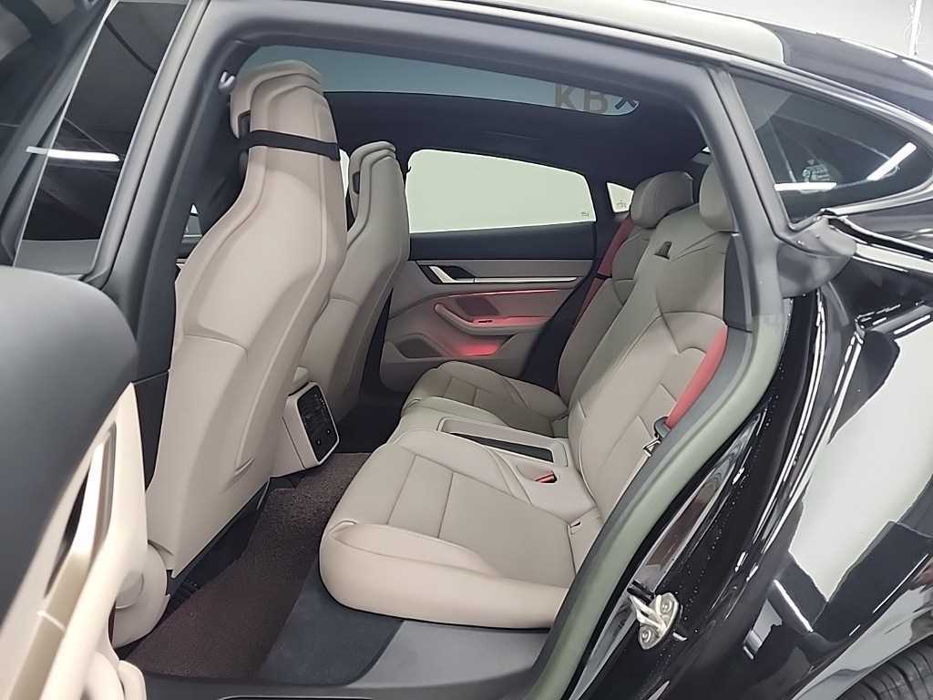 Porsche Taycan - Vista 12