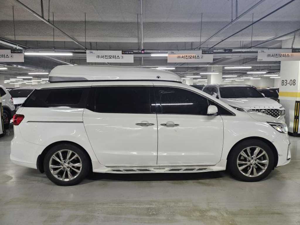 KIA Carnival - Vista 3