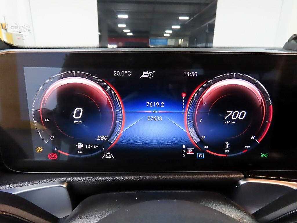 Mercedes Benz GLB Class - Vista 8