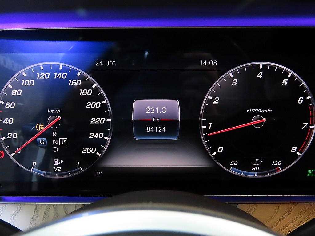 Mercedes Benz E class - Vista 9