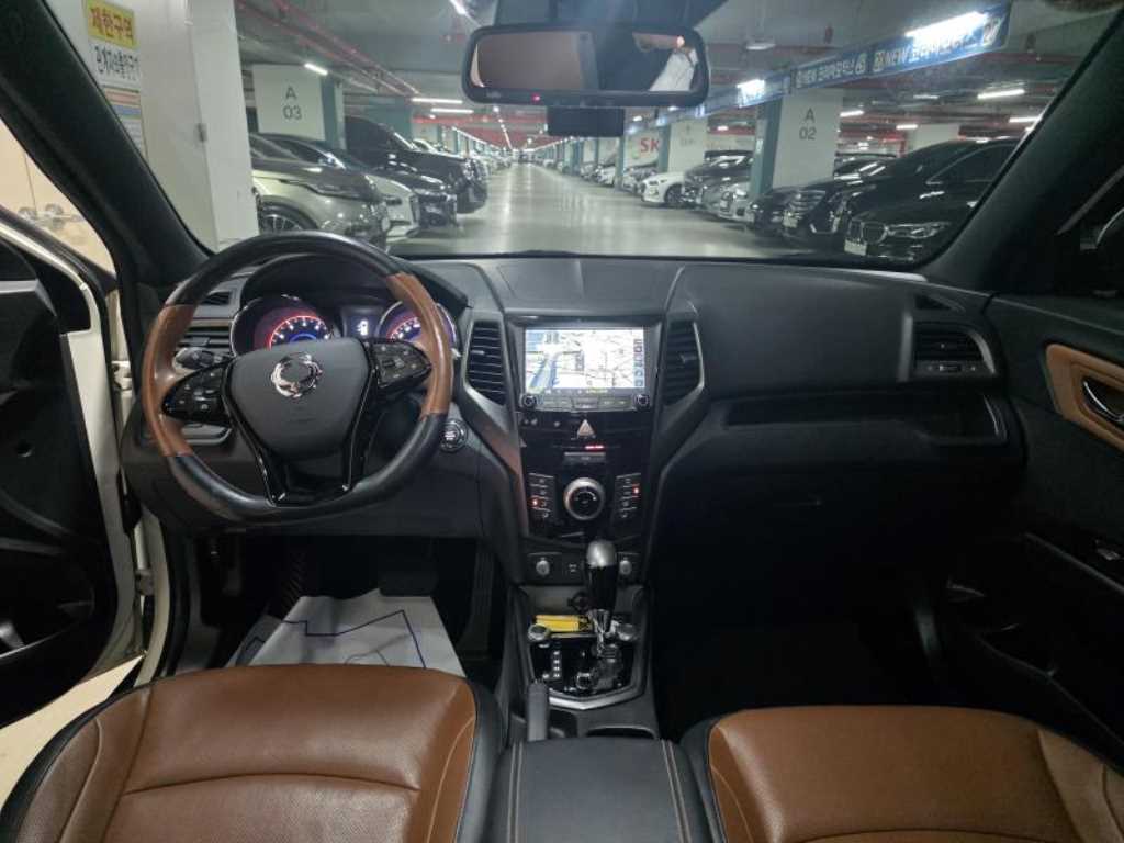 Ssangyong Tivoli - Vista 7