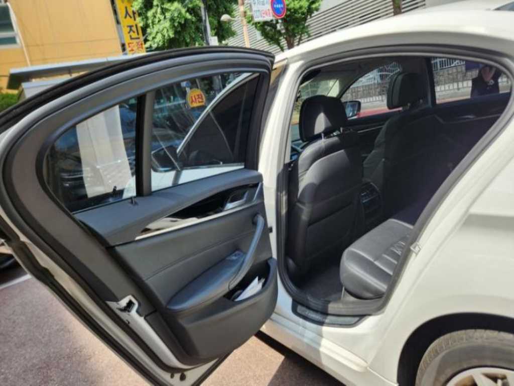 BMW 5 Series - Vista 8