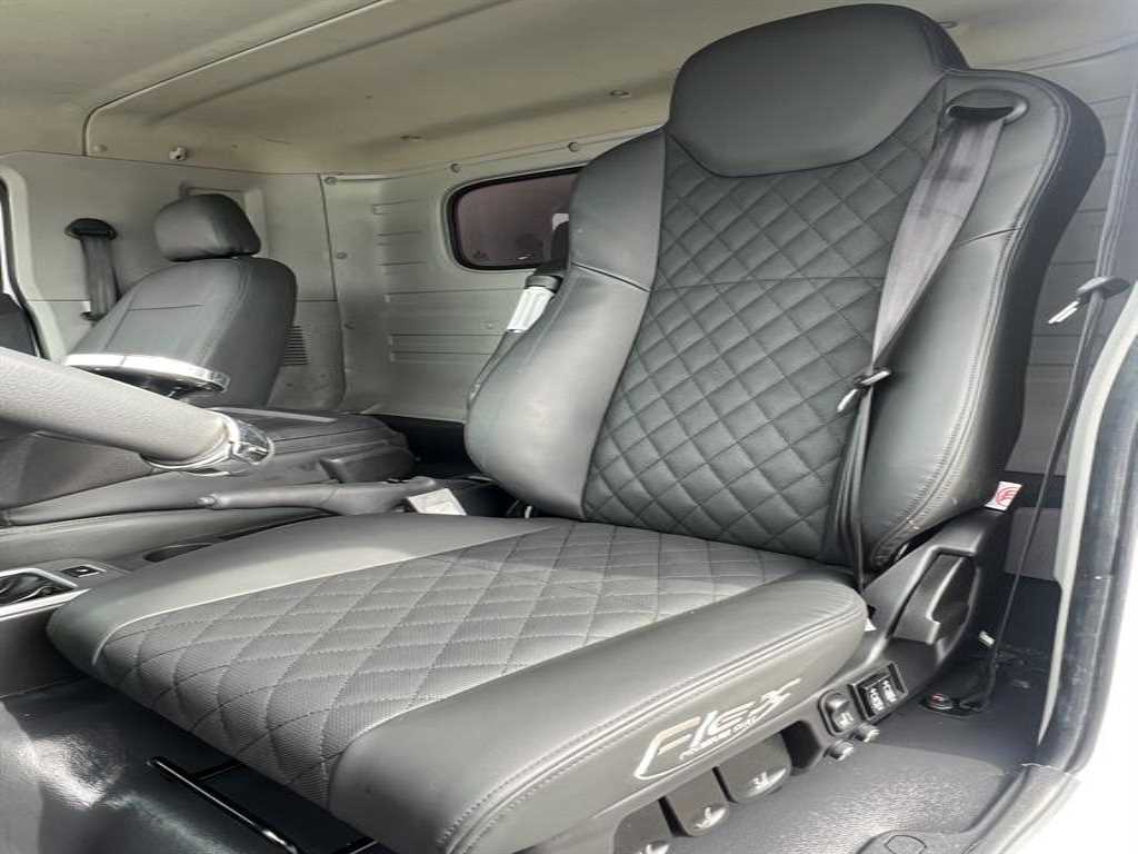 medium and large cargo truck - Vista 12
