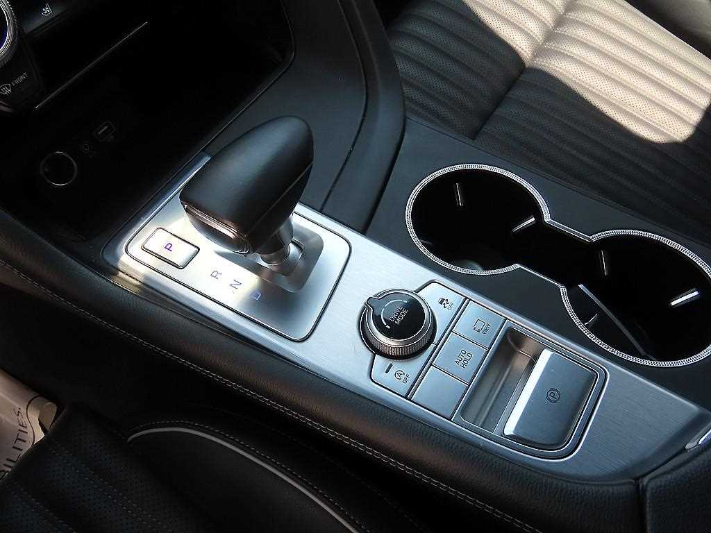 Genesis G70 - Vista 10