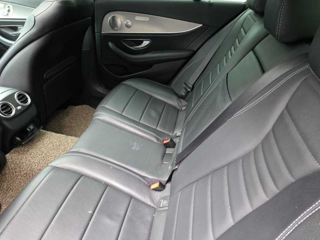 Mercedes Benz E class - Vista 7