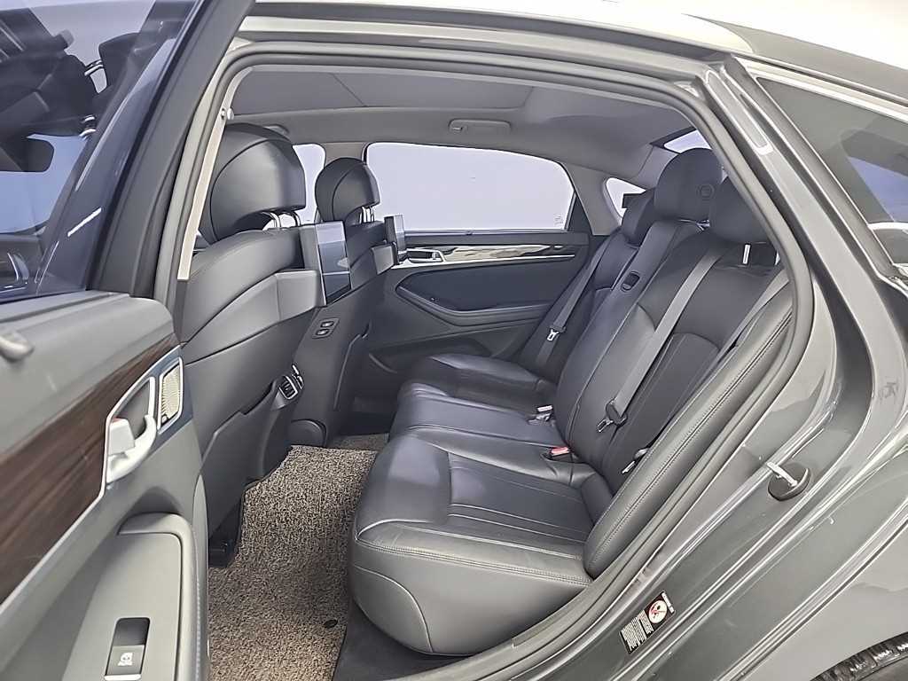 Genesis G80 - Vista 12