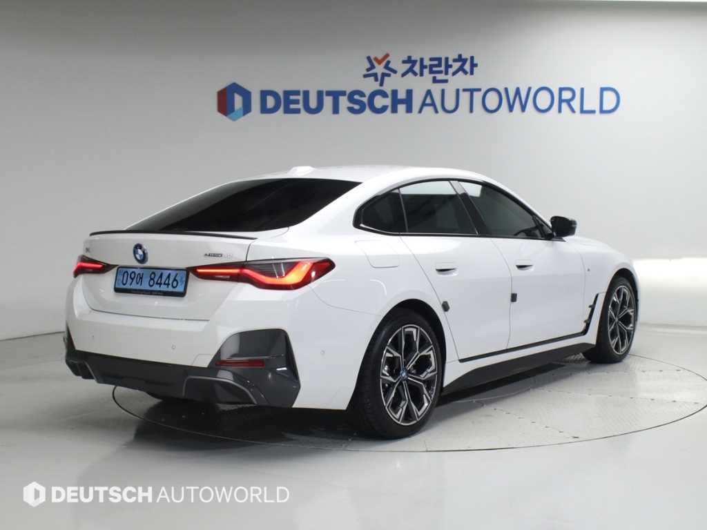 BMW i4 - Vista 2