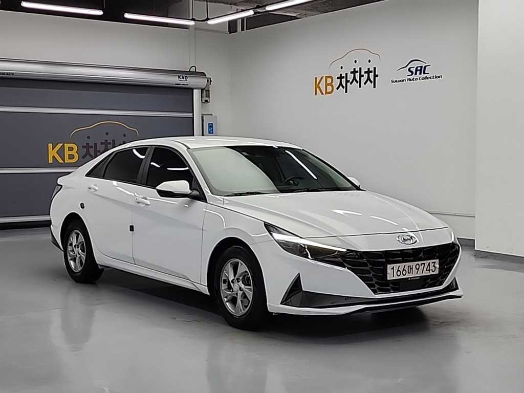 HYUNDAI Avante - Vista 3
