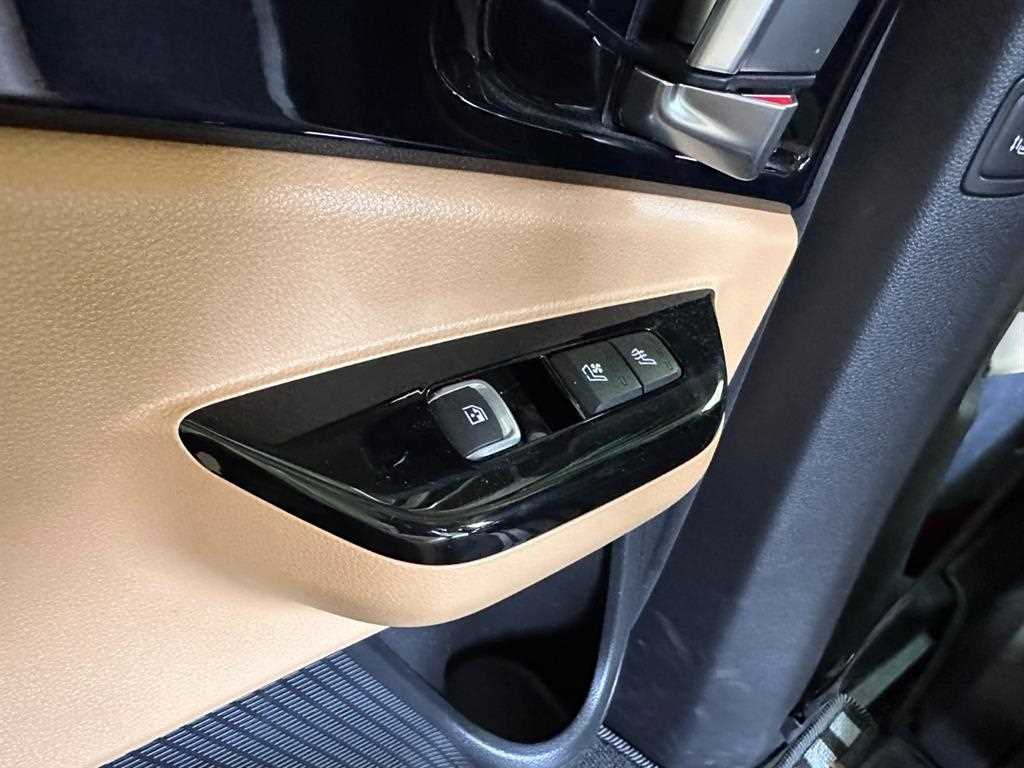 KIA Carnival - Vista 11