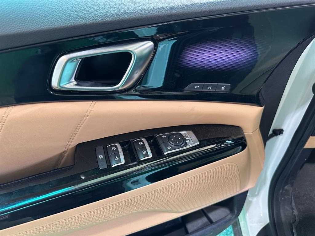 KIA Carnival - Vista 10
