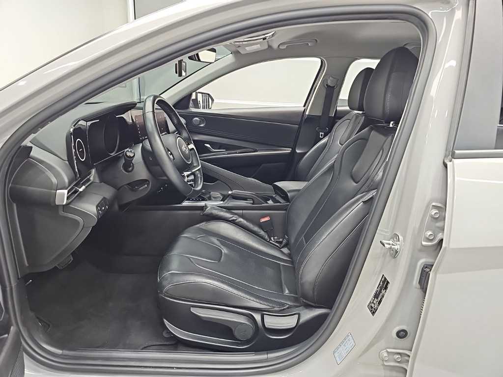 HYUNDAI Avante - Vista 11