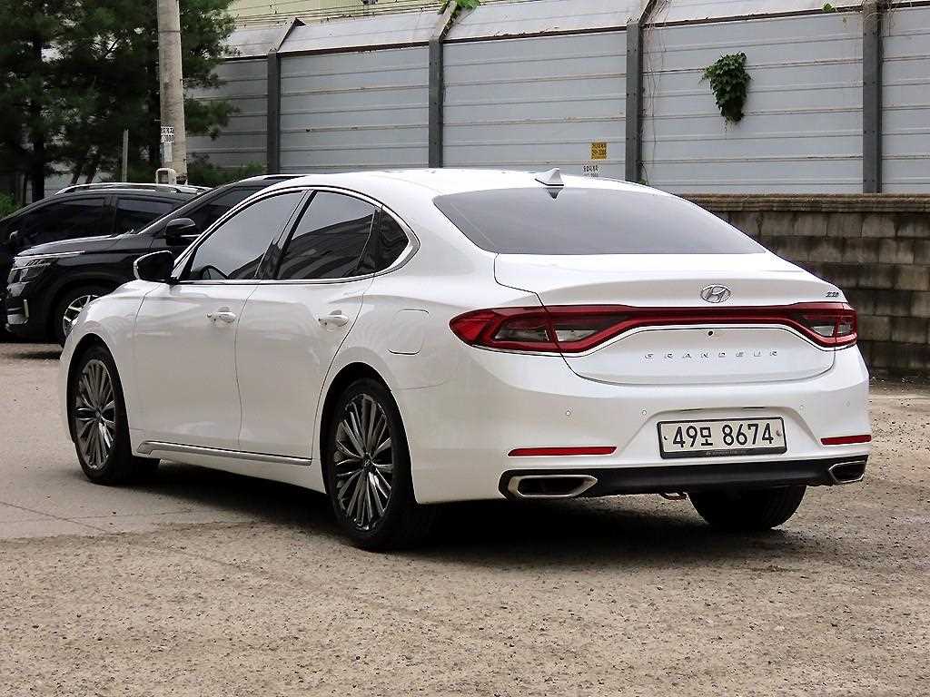 HYUNDAI Grandeur - Vista 3