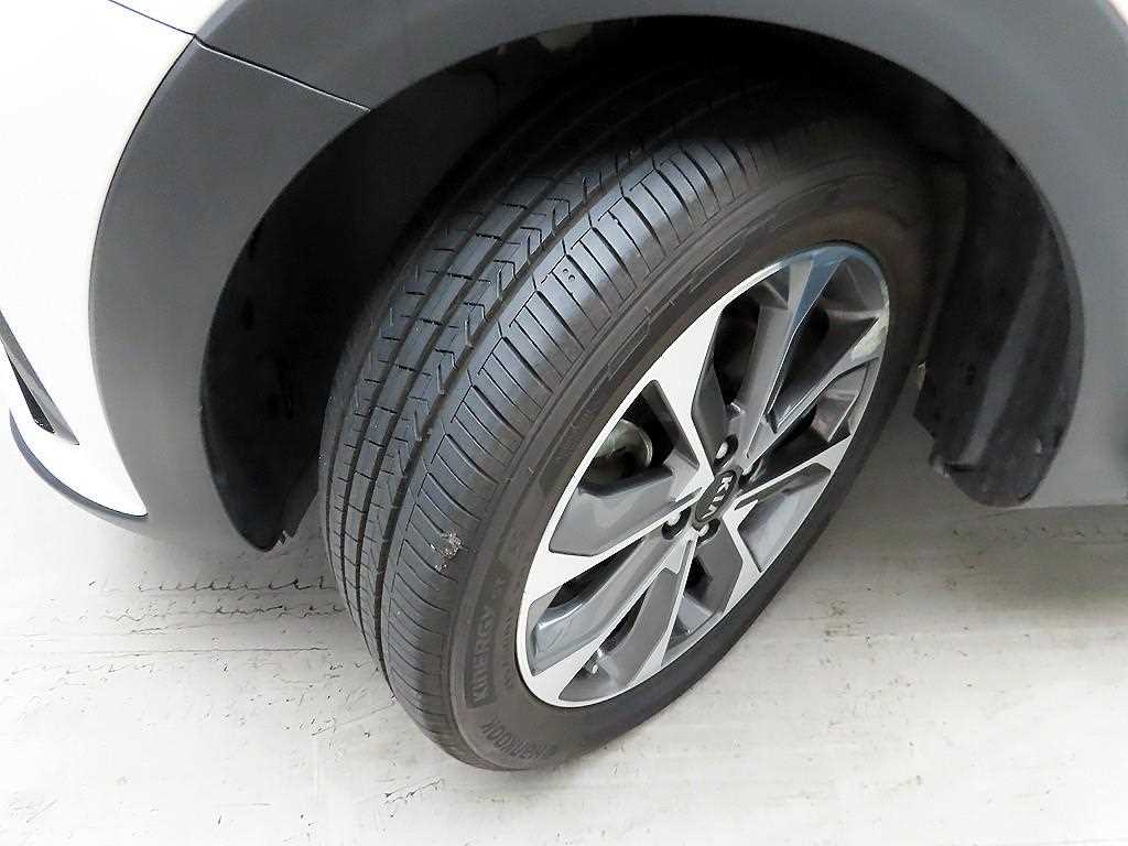 KIA Stonic 2018 Blanco - Importación desde Corea - HF Imports Iquique - Foto 19