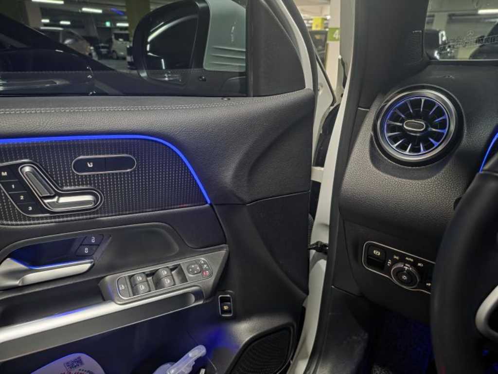 Mercedes Benz GLB Class - Vista 7