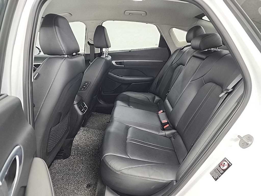 HYUNDAI Sonata - Vista 12
