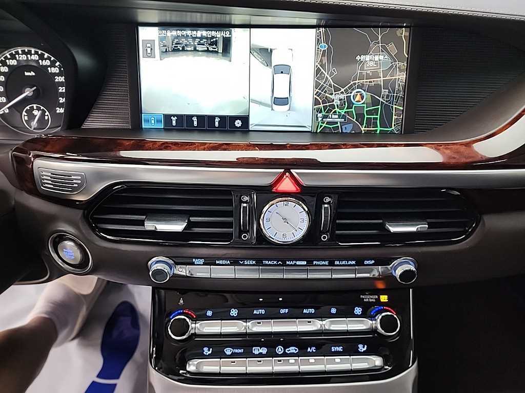Genesis EQ900 - Vista 10