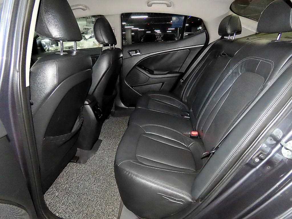 KIA K5 - Vista 7