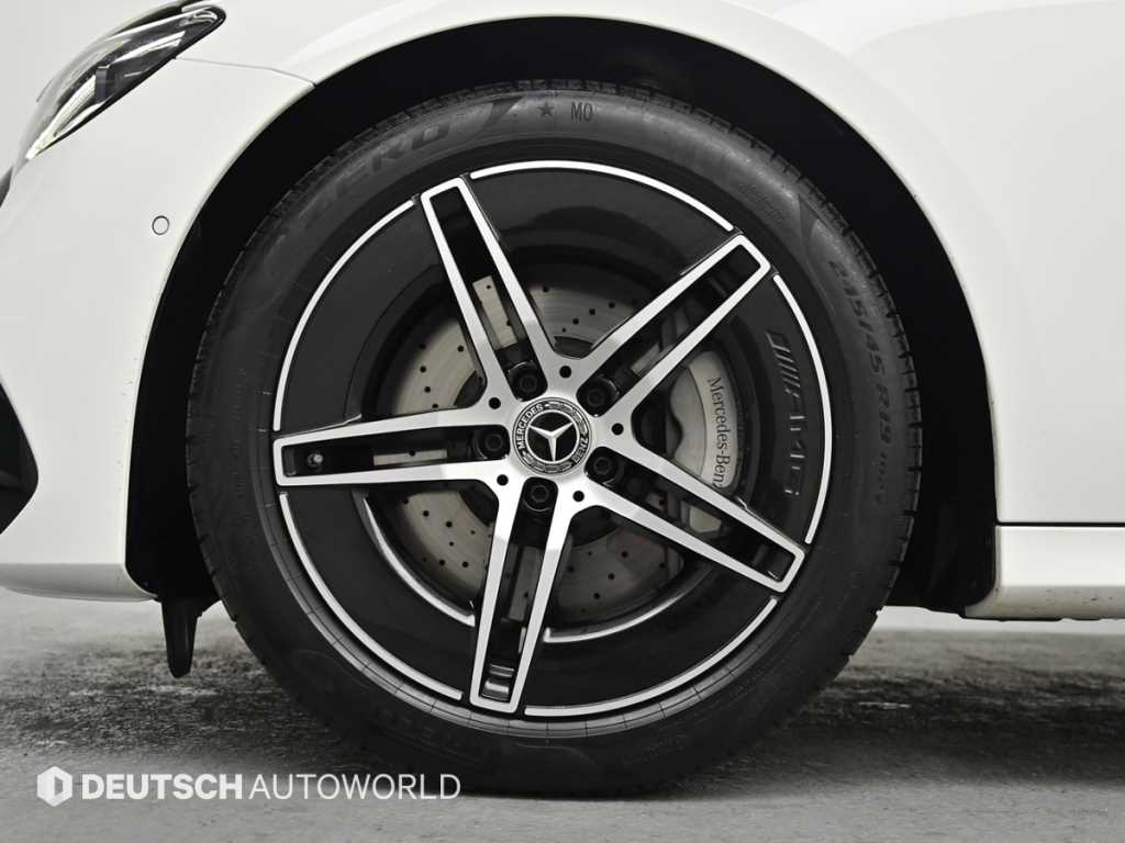 Mercedes Benz E class - Vista 5