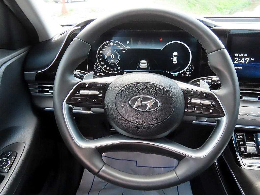 HYUNDAI Grandeur - Vista 7