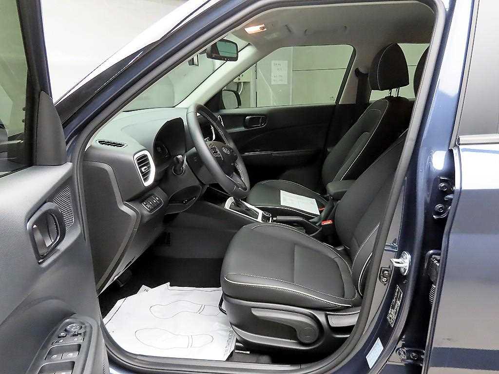 HYUNDAI Venue - Vista 5