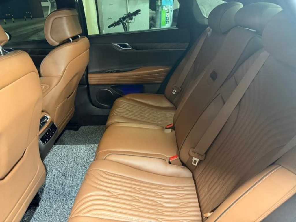 Genesis G80 - Vista 7