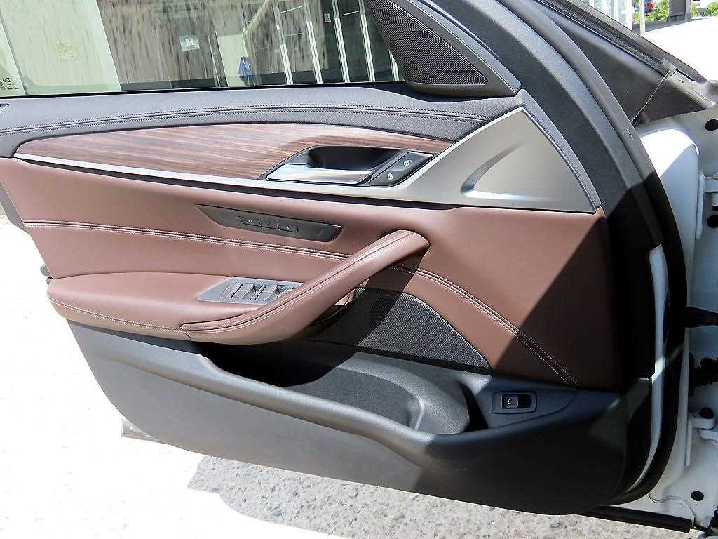 BMW 5 Series - Vista 12