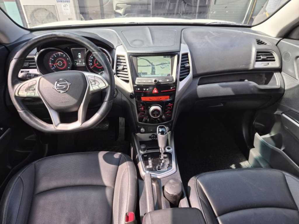Ssangyong Tivoli 2015 Blanco - Importación desde Corea - HF Imports Iquique - Foto 15