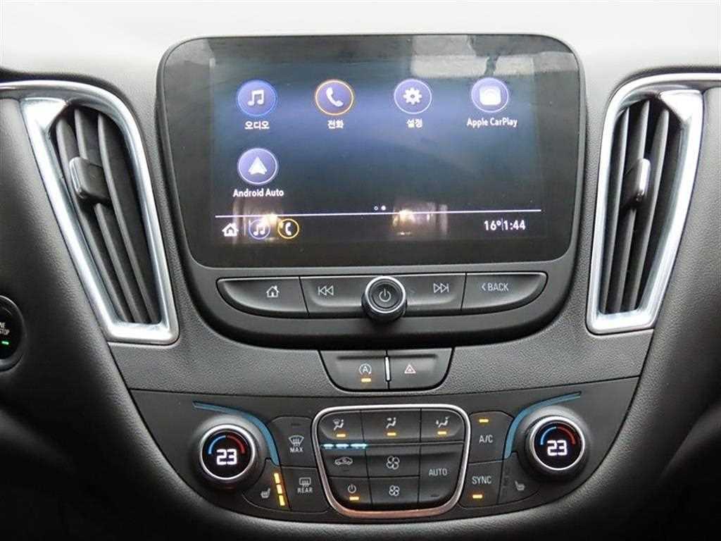 Chevrolet Malibu - Vista 10