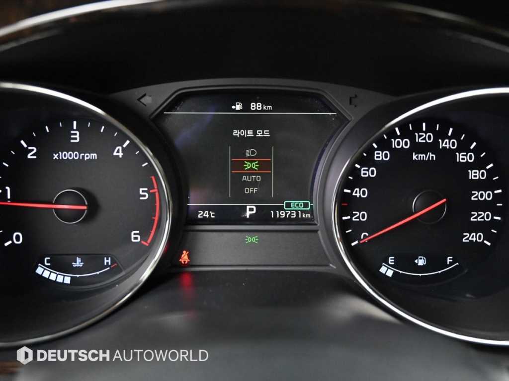 KIA Carnival - Vista 8
