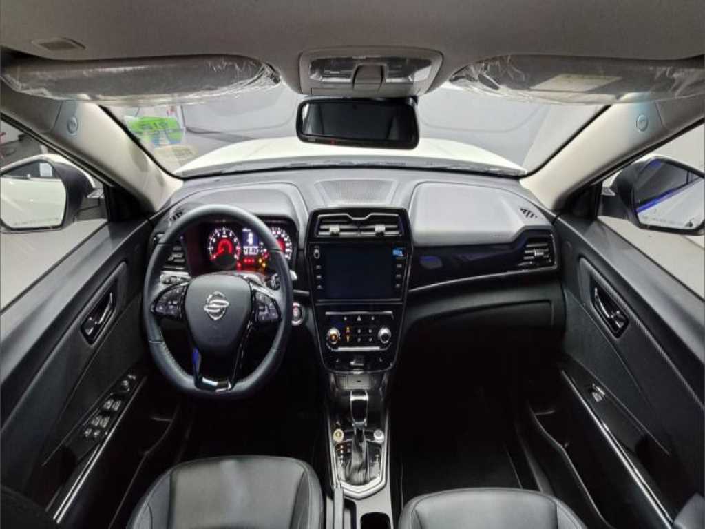 Ssangyong Tivoli - Vista 9