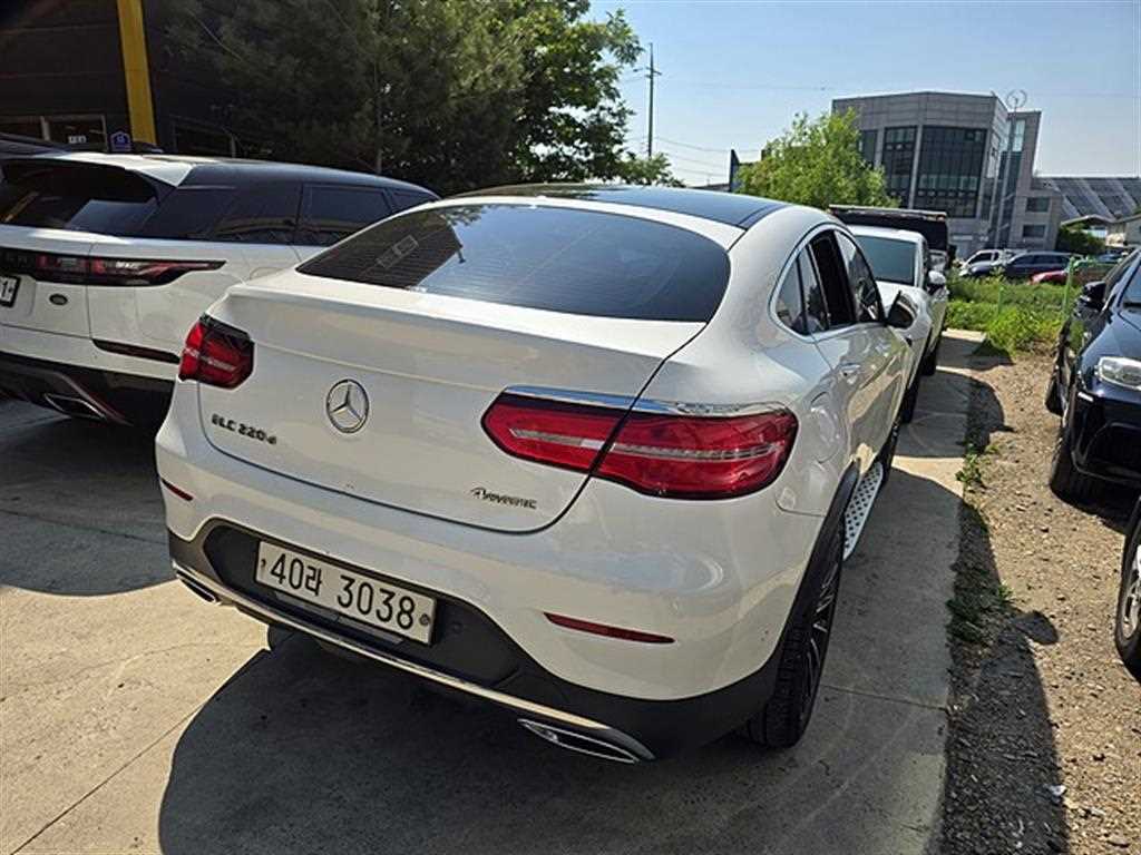 Mercedes Benz GLC Class - Vista 3