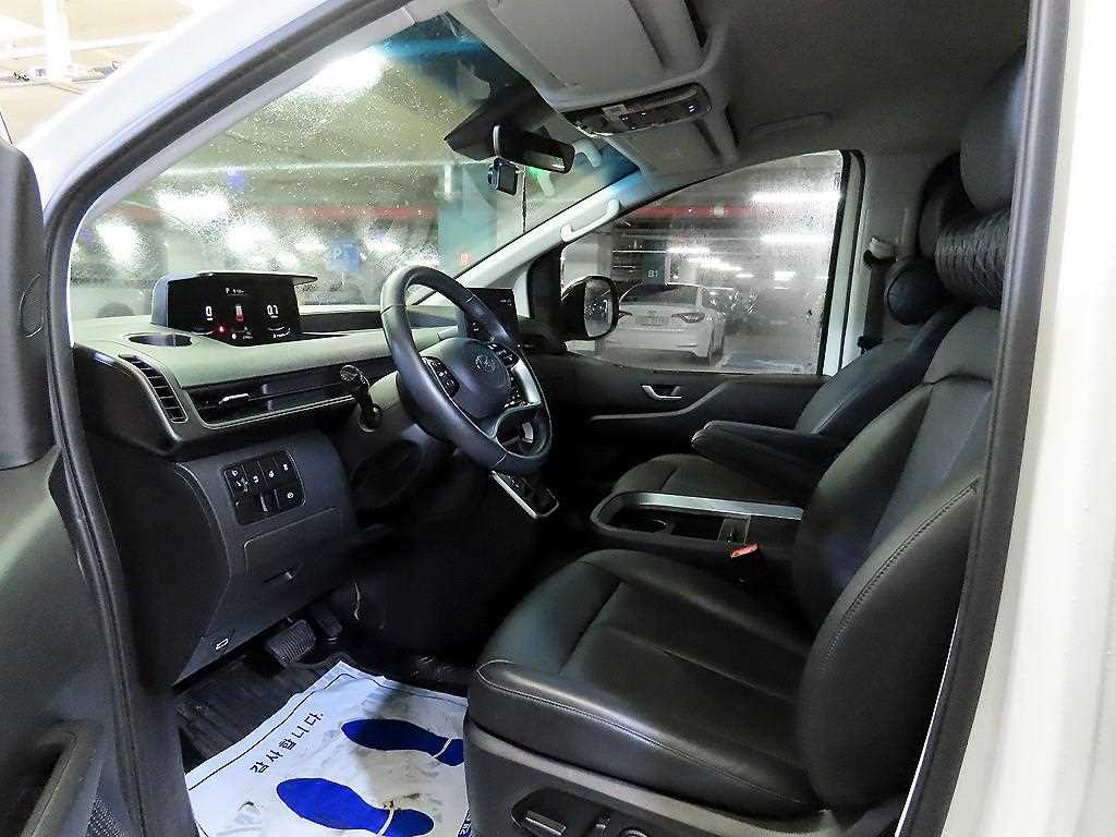 HYUNDAI Staria - Vista 6