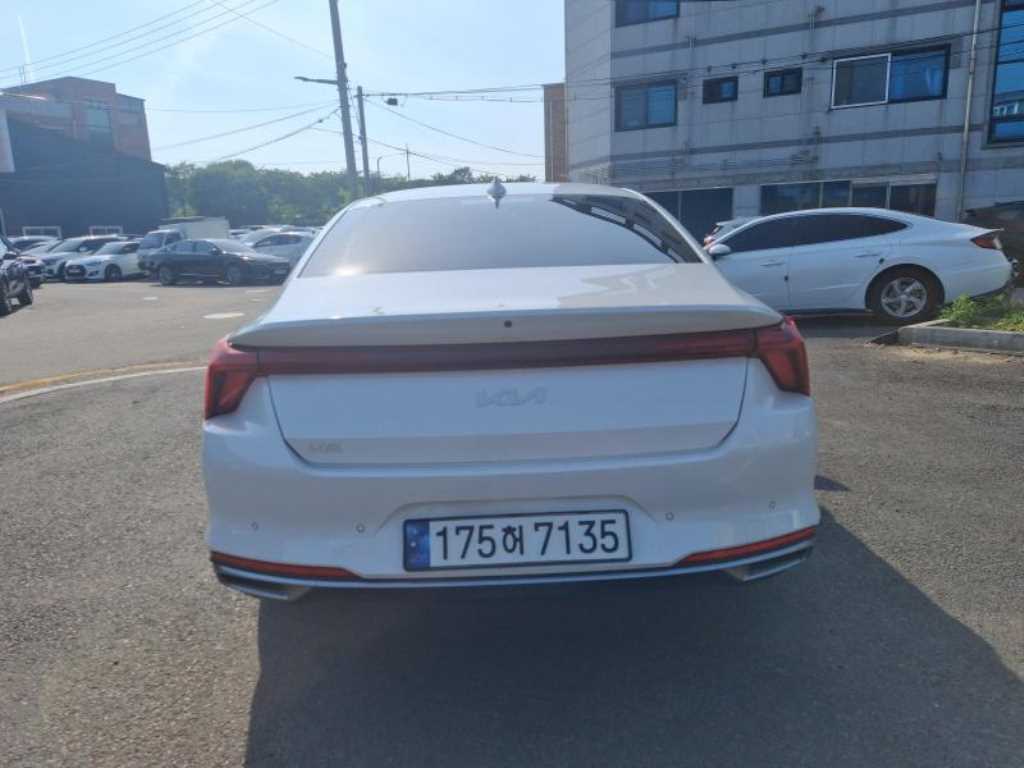 KIA K8 - Vista 3