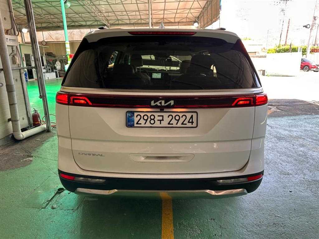 KIA Carnival - Vista 4